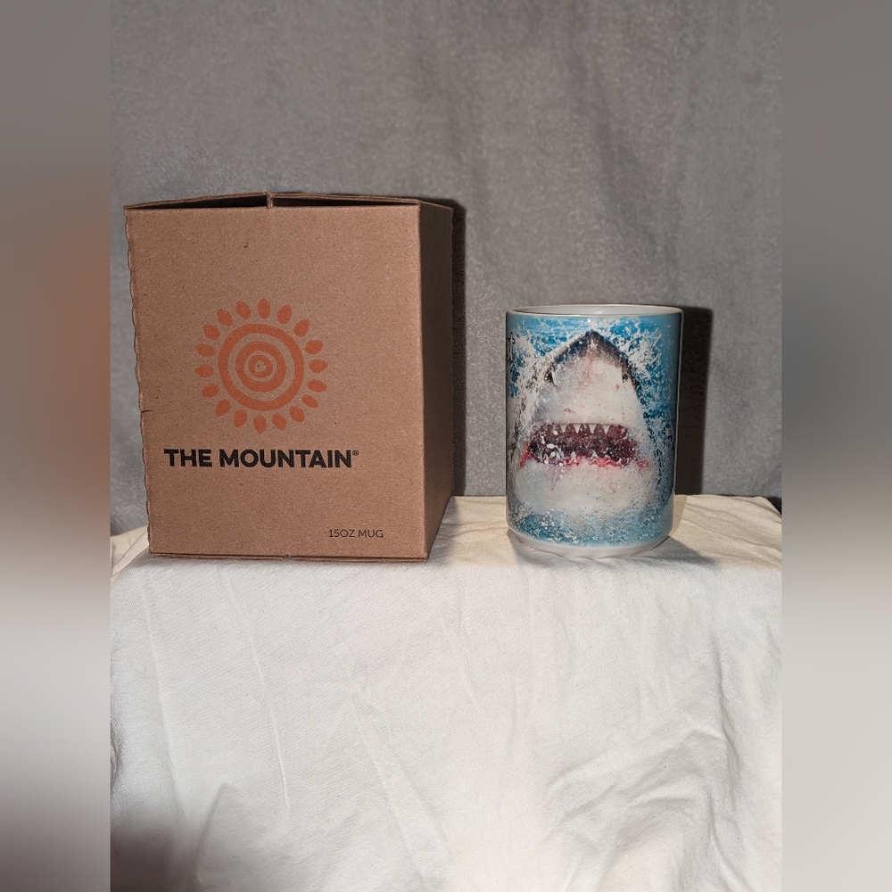 NWT The Mountain SeaQuest Shark 15 Oz Mug